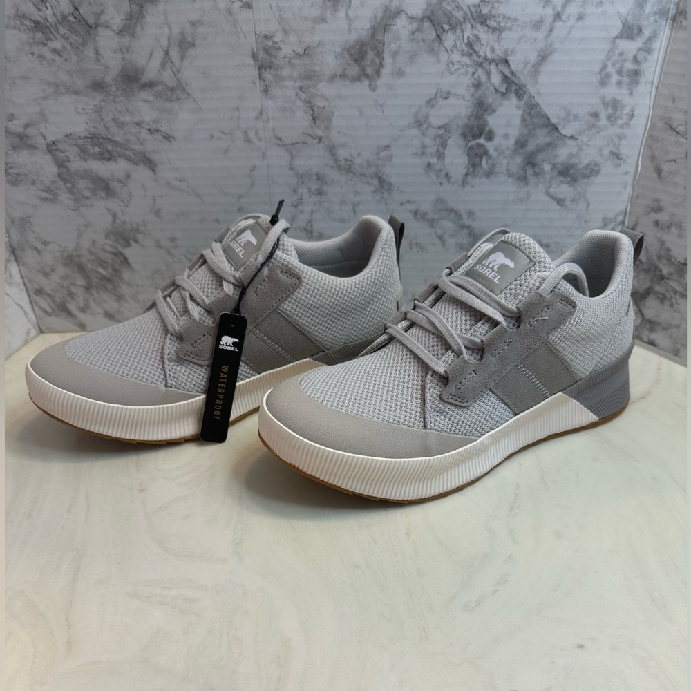 Sorel Women's Out N About III Low Sneaker - Moonstone/Dove 9.5